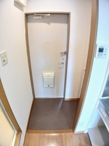 サンシャインハイツの玄関|きれいな玄関です