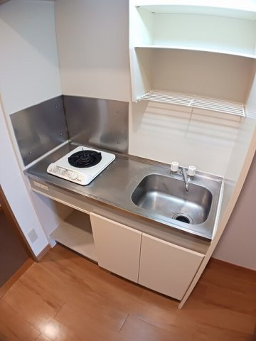 サンシャインハイツのキッチン|コンパクトなキッチンで掃除もラクラク