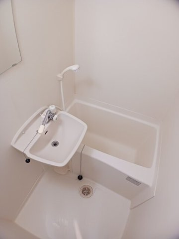 サンシャインハイツの浴室|コンパクトで使いやすいお風呂です
