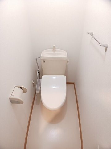 サンシャインハイツのトイレ|コンパクトで使いやすいトイレです
