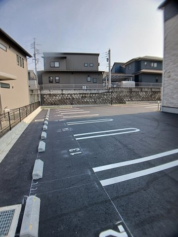 グラン・メゾン飛田Ｂの駐車場|駐車場に車を止められます