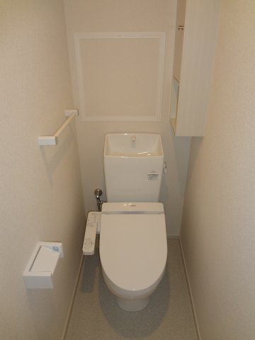 ロワゾブルーのトイレ|ゆったりとした空間のトイレです