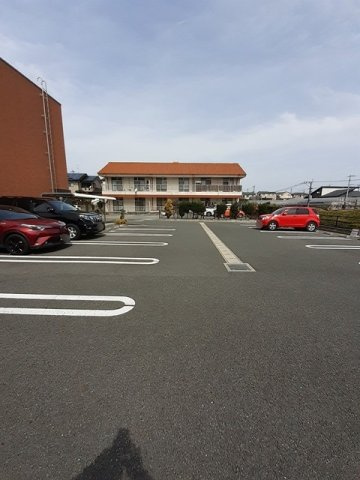 ロワゾブルーの駐車場|駐車場があるので、車を買う予定の方も安心です