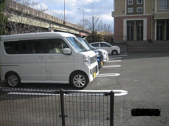 アプリコット七ッ江の駐車場|駐車場です