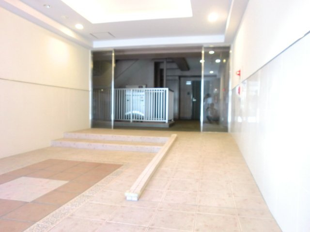 パセオ十三東のロビー