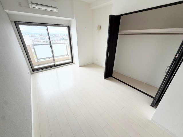 エールグラン吹田片山町の洋室
