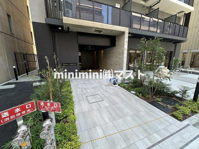 大阪市西区京町堀２丁目の賃貸マンションのエントランス