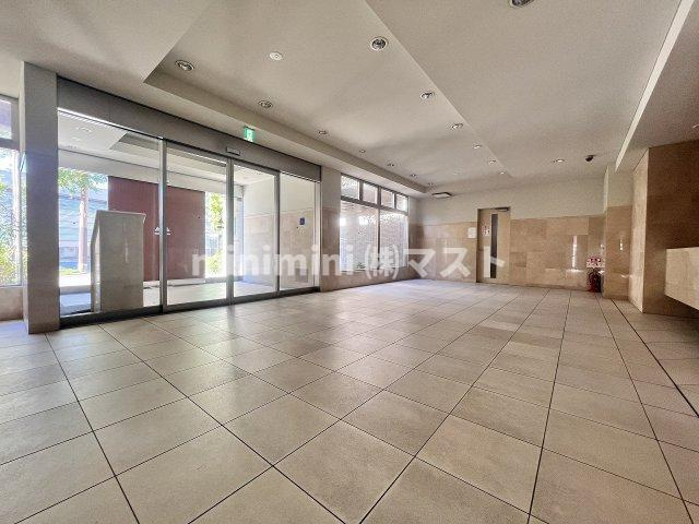 大阪市港区市岡元町２丁目の賃貸マンションのロビー