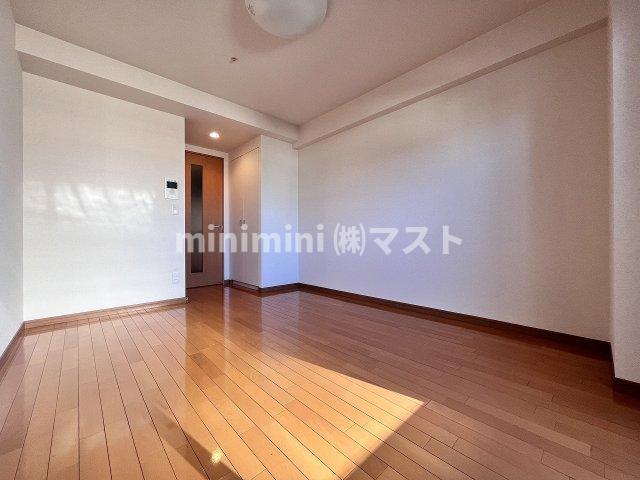 大阪市港区市岡元町２丁目の賃貸マンションの居間・リビング