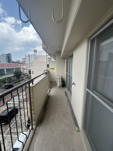ユニーブル植田パークマンションのバルコニー