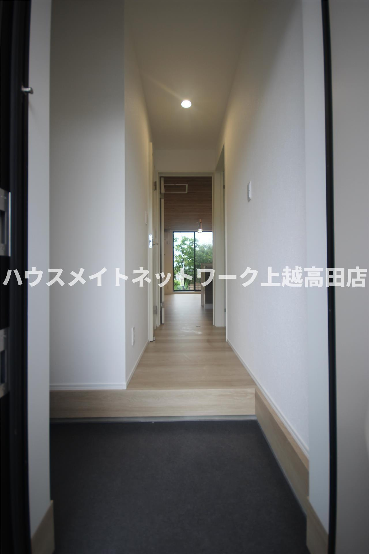 ユーソニアン上越・御殿山Ａの玄関|玄関（参考同型タイプの室内写真）