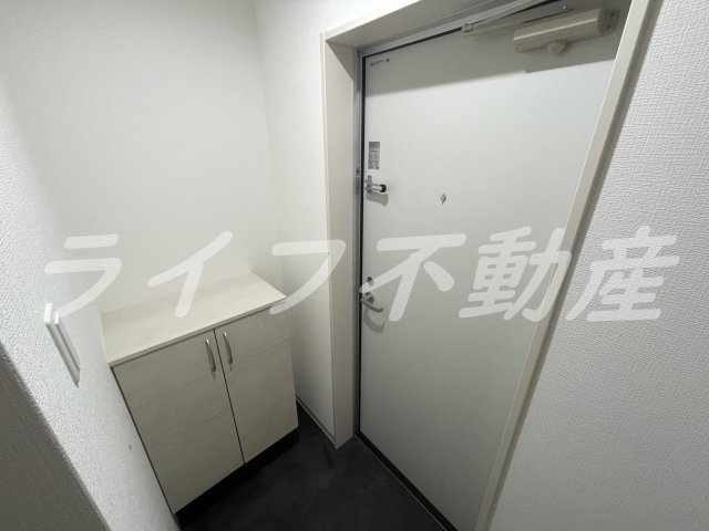 D porta Alegriaの玄関|収納もある玄関です
