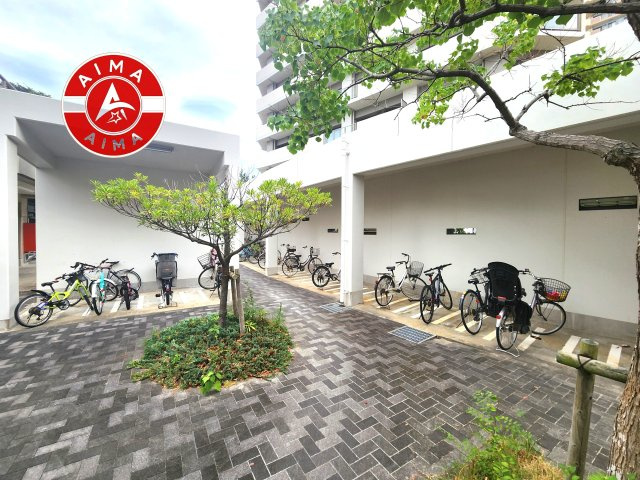 リベーラガーデン（マリナタワー）Iの駐輪場|屋根付きの駐輪場なので雨の日でも安心です。