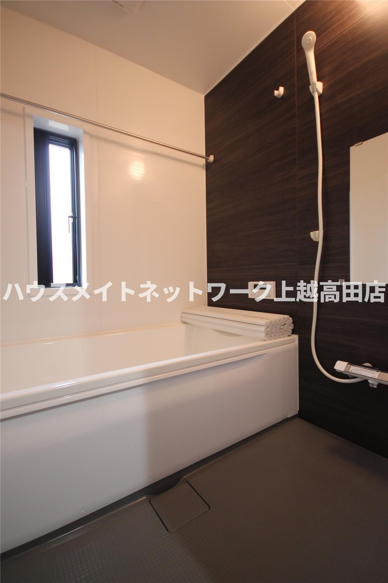 ユーソニアン上越・御殿山Ａの浴室|追焚機能付（参考同型タイプの室内写真）