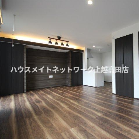 ユーソニアン上越・御殿山Ａの居間・リビング|ＬＤＫ16.4帖（参考同型タイプの室内写真）