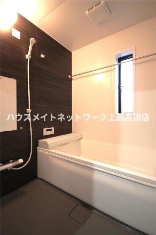 ユーソニアン上越・御殿山Ａの浴室|追焚機能付（参考同型タイプの室内写真）