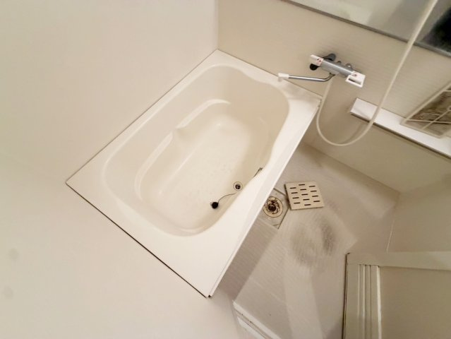 エールグラン吹田片山町の浴室