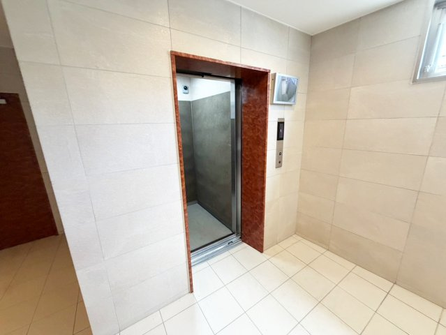 エールグラン吹田片山町の玄関