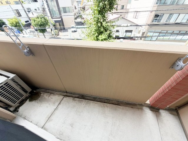 エールグラン吹田片山町のバルコニー