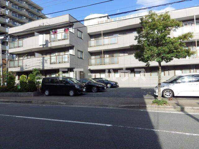 セレッソプラーサの駐車場
