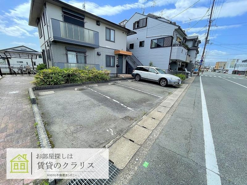 イーズコート桂Ⅱの駐車場