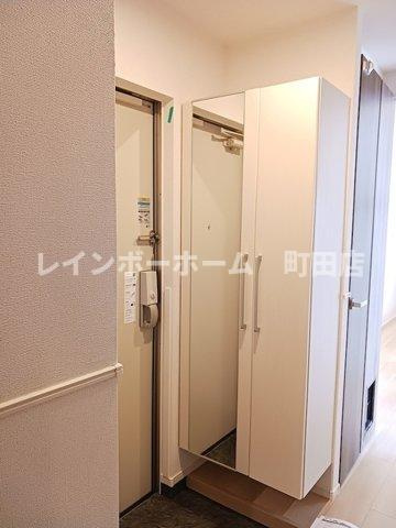 コニリオ　フェリーチェ※初期費用分割あと払いサービス利用可能物件の玄関