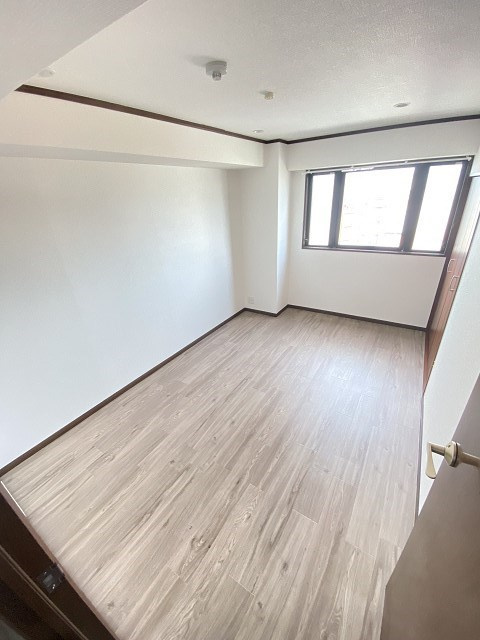 西宮市南甲子園２丁目の賃貸マンションの居間・リビング