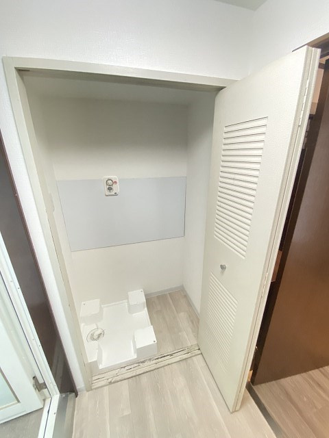 西宮市南甲子園２丁目の賃貸マンションの洗面所