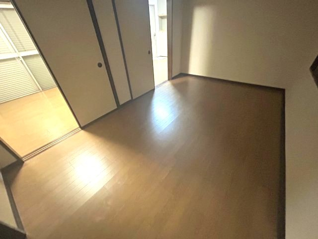 神戸市東灘区深江本町１丁目のアパートの居間・リビング