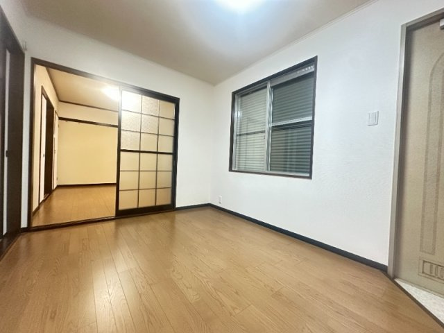 神戸市東灘区深江本町１丁目のアパートの居間・リビング