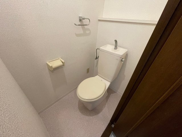 西宮市今津曙町の賃貸マンションのトイレ