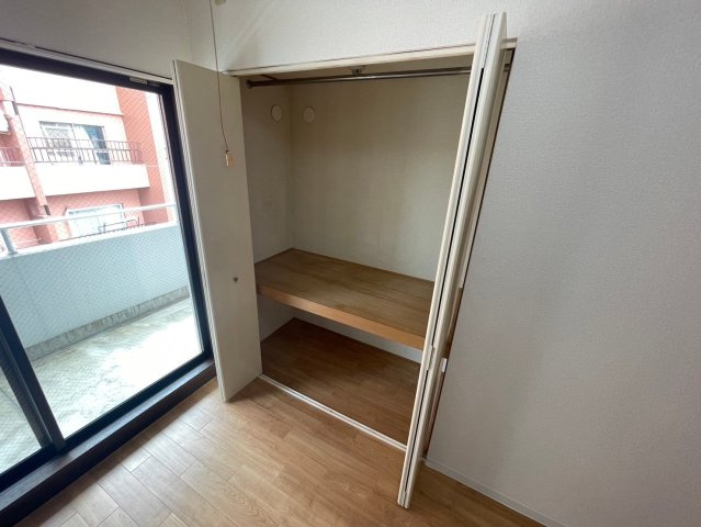 西宮市今津曙町の賃貸マンションの収納