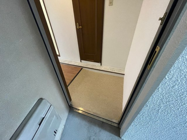 西宮市今津曙町の賃貸マンションの玄関