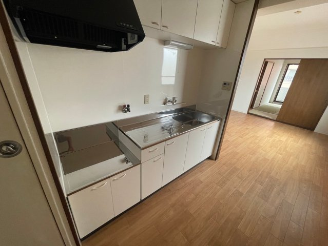 西宮市今津曙町の賃貸マンションのキッチン