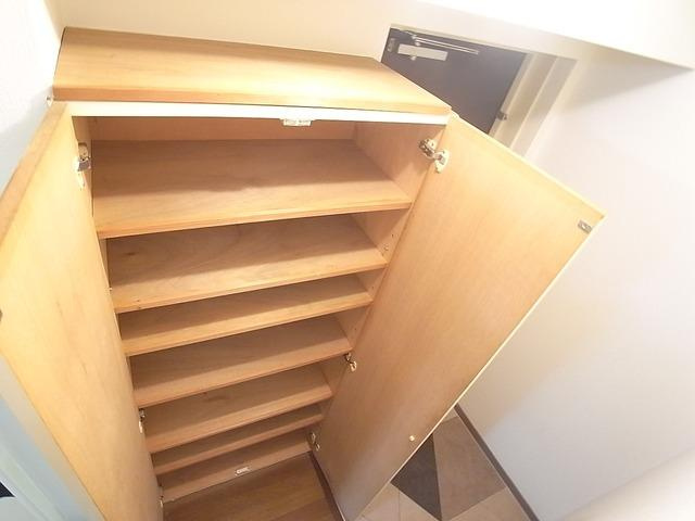 神戸市灘区篠原中町５丁目の賃貸マンションの玄関