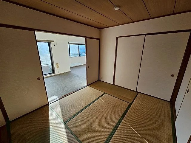 芦屋市浜町の賃貸マンションの居間・リビング