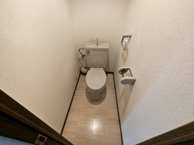 芦屋市浜町の賃貸マンションのトイレ