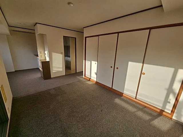芦屋市浜町の賃貸マンションの居間・リビング