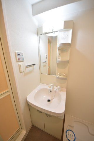 神戸市中央区花隈町の賃貸マンションの洗面所