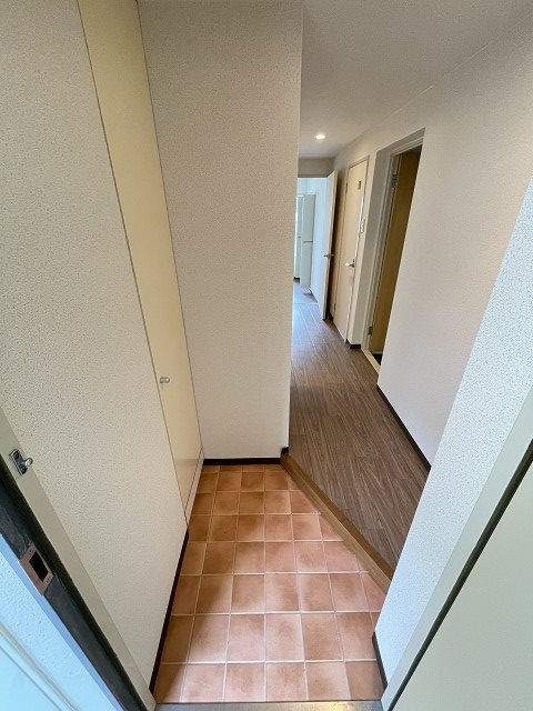 西宮市獅子ケ口町の賃貸マンションの玄関