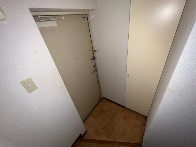 西宮市獅子ケ口町の賃貸マンションの玄関