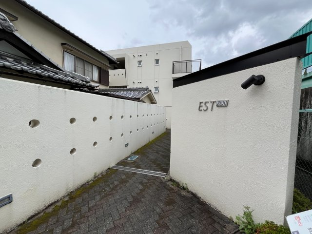 西宮市獅子ケ口町の賃貸マンションのエントランス
