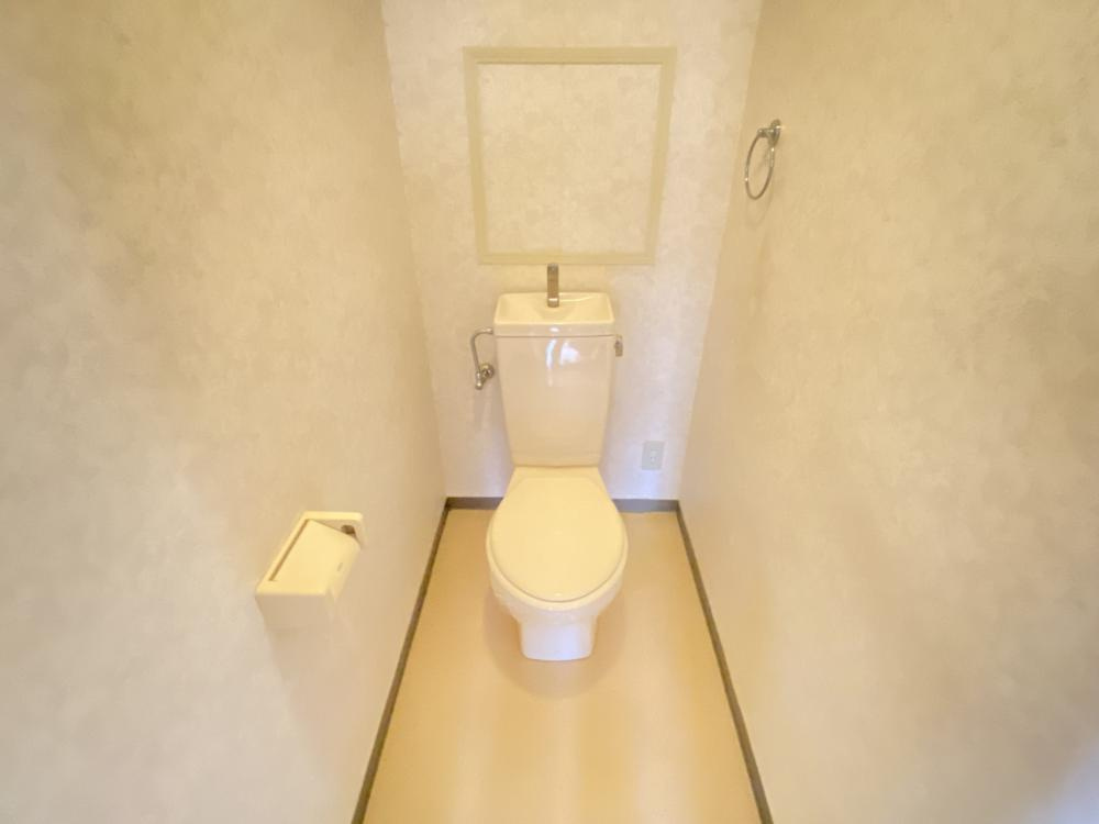 西宮市甲子園口５丁目の賃貸マンションのトイレ