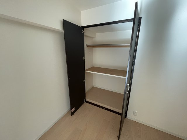 芦屋市朝日ケ丘町の賃貸マンションの収納