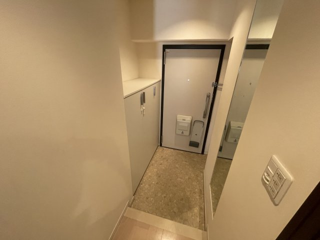芦屋市朝日ケ丘町の賃貸マンションの玄関