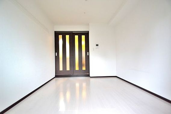 神戸市中央区北長狭通４丁目の賃貸マンションの居間・リビング