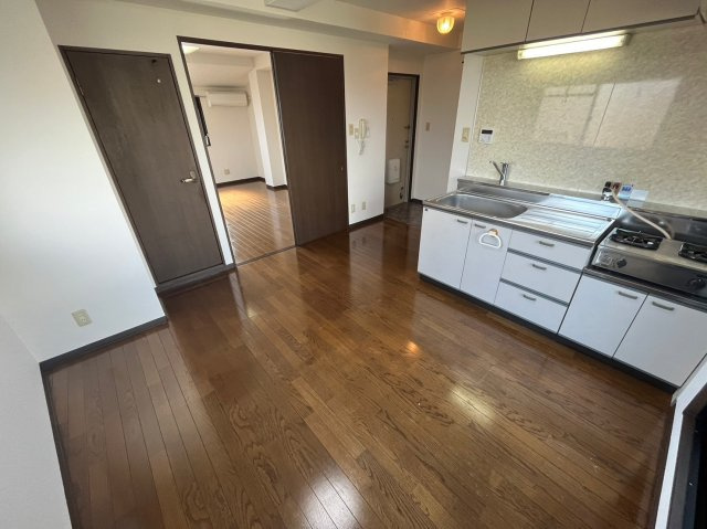芦屋市楠町の賃貸マンションの居間・リビング