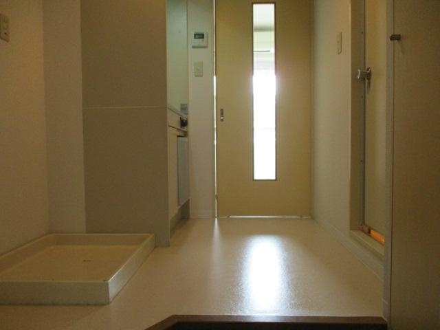 神戸市中央区元町通３丁目のアパートの玄関