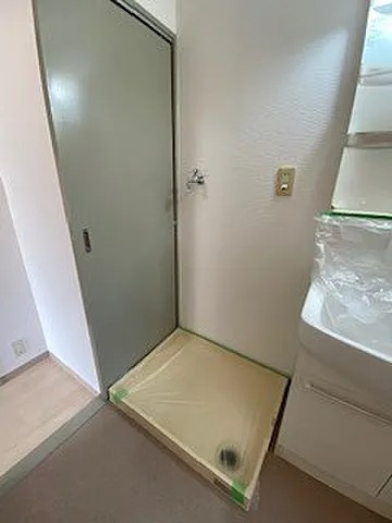 シャムロックコート西岡本の洗面所