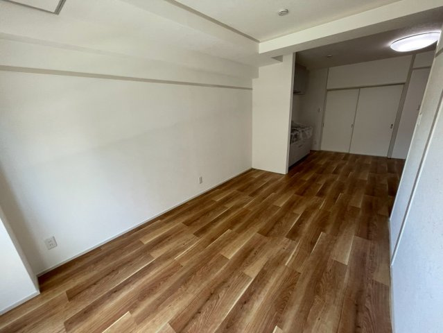 神戸市東灘区森南町１丁目の賃貸マンションの居間・リビング